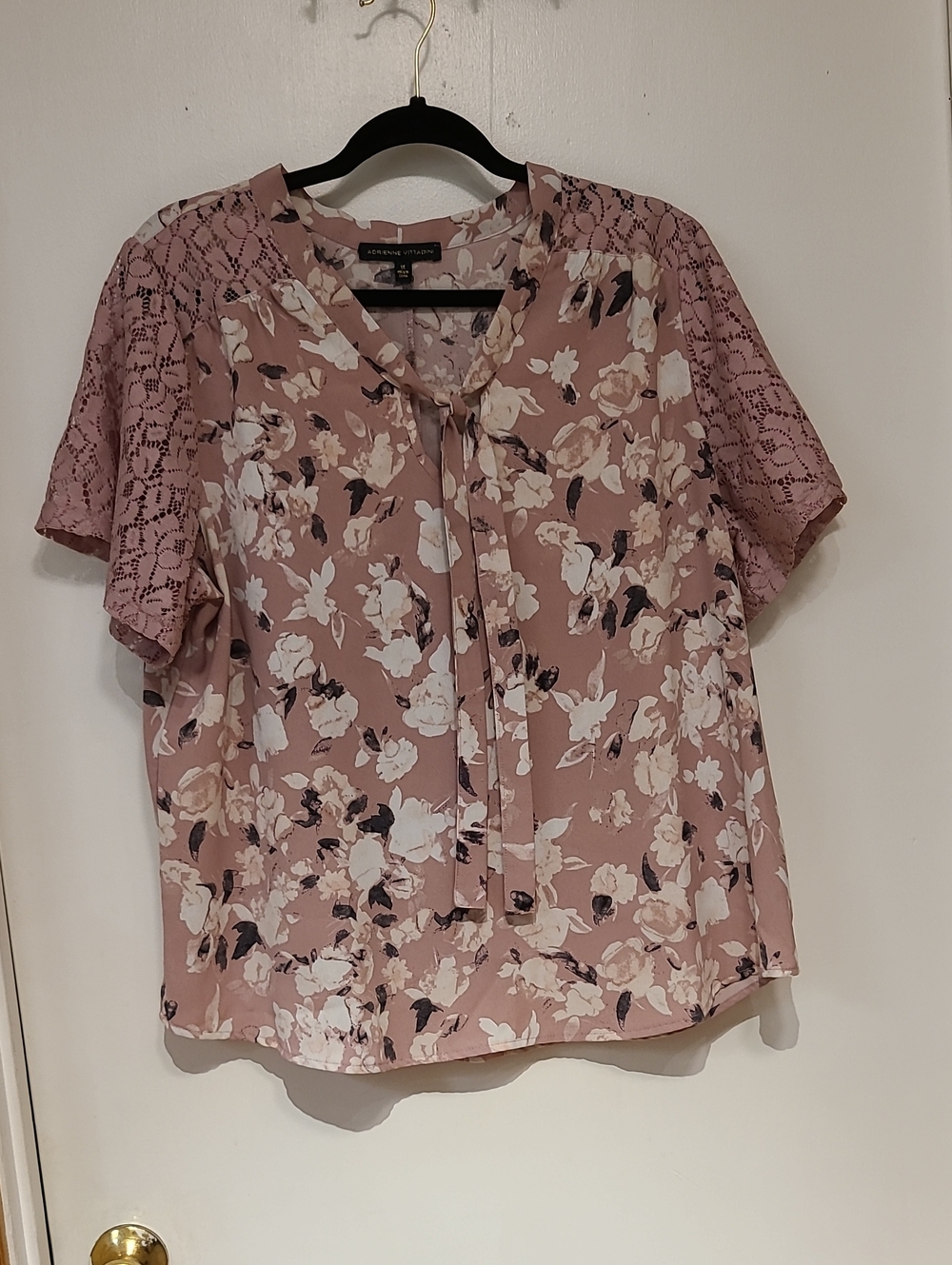 Adrienne Vittadini Mauve Floral Tie-Neck Lace Sleeve Blouse